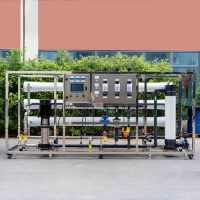 Usine de dessalement d'eau de mer à haute efficacité 5000LPH avec système RO, applicable aux familles et aux usines, avec 1 an de garantie