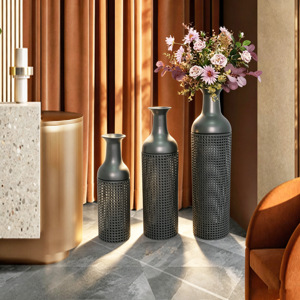 Ensemble de 3 vases décoratifs en métal, motif feuilles noir et gris, vases sur pied, vases hauts noirs et gris pour la décoration de la maison - Product Image 1