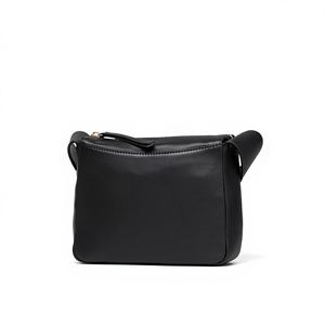 Bolso Bandolera de Cuero Genuino Negro Vintage para Mujer, con Correa Ancha Ajustable y Cierre de Cremallera - Product Image 1