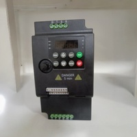 7.5kw 11KW Onduleur solaire hybride triphasé 10hp 15hp VFD 400vac Contrôleur de pompe solaire