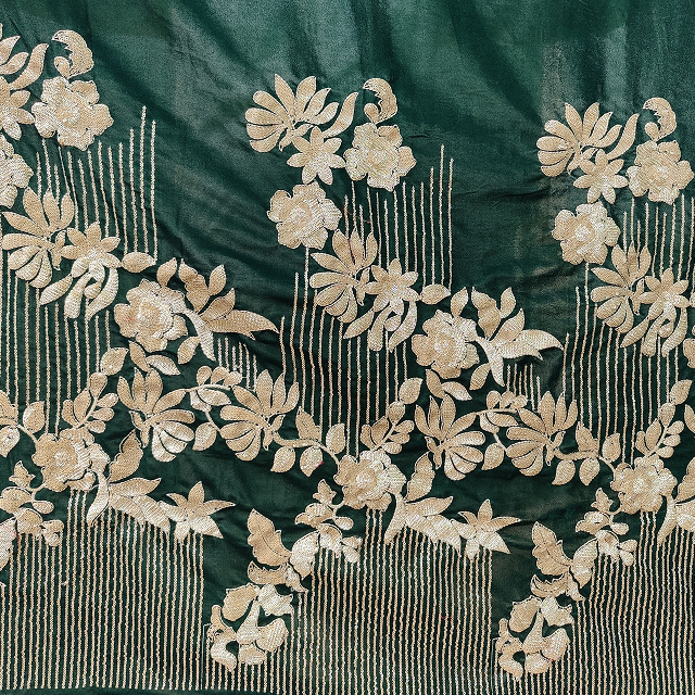 สีเขียว