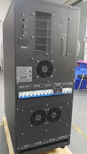 Fuente de Alimentación UPS de Doble Conversión en Línea, UPS de 10 kVA, 15 kVA, 20 kVA, 100 kVA, Trifásica - Product Image 5