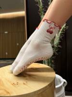 Chaussettes de Yoga et Pilates Antidérapantes Personnalisées, à Broderie Fraise, Volants, Grip Élite, pour Entraînement Sportif, Design OEM en Gros