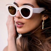 Nouvelle Arrivée Lunettes de Soleil Œil de Chat Tendance Y2K Haut de Gamme Esthétique UV400 Concave Designer pour Photographie Urbaine