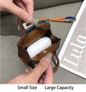 Nuevo estilo de lujo de cuero Pu Mini cartera bolso coche llavero regalo diseñador monedero bolso colgante llaveros - Product Image 3