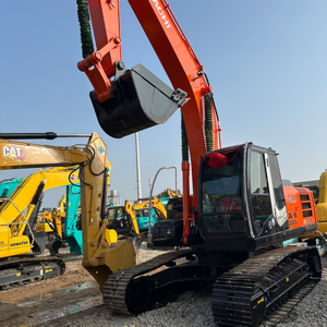 Excavatrice Hitachi ZX240 d'occasion de haute qualité, bien entretenue, faible nombre d'heures de fonctionnement, matériel de construction - Product Image 1