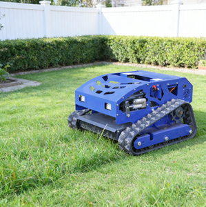 Robot désherbeur tout-terrain sur chenilles avec surveillance à distance, qualité industrielle, largeur de coupe 550 mm, capacité de montée 45 degrés - Product Image 2