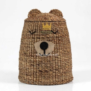 Panier de rangement en jacinthe d'eau tressé motif ours endormi mignon, bac de rangement pour jouets animaux, idéal pour la décoration de chambre d'enfant - Grande Vente - Product Image 1
