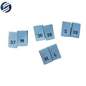Tùy Chỉnh S <span class=keywords><strong>M</strong></span> L Xl Số Trung Tâ<span class=keywords><strong>m</strong></span> Gấp Dệt May Vải Cổ Thư Kích Thước Nhãn Tag Cho Quần Áo - Product Image 3