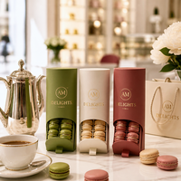 Boîte cadeau rigide carrée en papier kraft recyclable sur mesure avec séparateur pour bonbons, chocolat, sucre avec revêtement UV