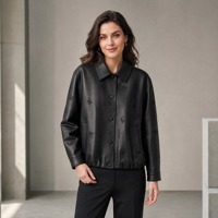 Veste courte en cuir brodée de papillons cachés, en peau de mouton douce, à revers, coupe ample, épaules tombantes, ourlet froncé, pour le quotidien