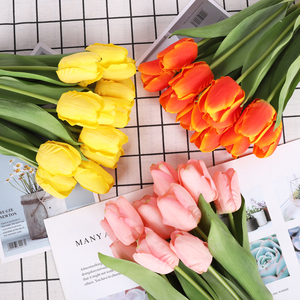 Vente directe d'usine LUYI, <span class=keywords><strong>fleurs</strong></span> <span class=keywords><strong>artificielles</strong></span>, tulipes en vrac pour la décoration de mariage, <span class=keywords><strong>fleurs</strong></span> <span class=keywords><strong>artificielles</strong></span> en tulipes roses au toucher réaliste - Product Image 1