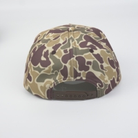 Hoge kwaliteit groothandel op maat ontworpen logo 5-panel sport pet met koord, camouflage polyester flat brim petten, geborduurde patch snapback pet