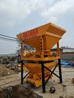 HZS25 Hongxing Hazır Beton Üretim Hattı 25m3/saat, İsteğe Bağlı Kepçeli Besleme Sistemli, 2 Bölmeli veya 3 Bölmeli Hazneler