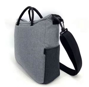 Muestra gratuita de bolso bandolera deportivo personalizado para portátil - Product Image 4