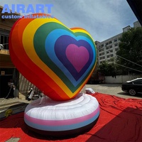 Accessoires de décoration de couleur sur mesure coeur de couleur arc-en-ciel gonflable, ballon de modèle gonflable énorme coeur pour la Saint-Valentin