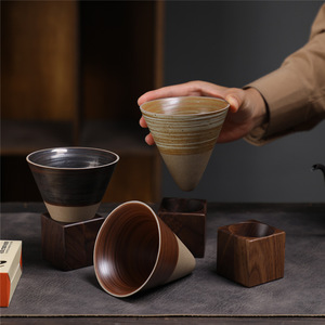 MSH Creative Mug à café <span class=keywords><strong>en</strong></span> poterie rustique vintage avec base <span class=keywords><strong>en</strong></span> <span class=keywords><strong>bois</strong></span>, tasse à <span class=keywords><strong>latte</strong></span> art <span class=keywords><strong>en</strong></span> forme d'entonnoir, mug à eau pour la maison - Product Image 1
