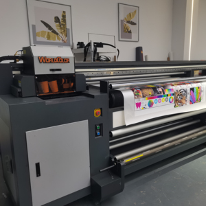 Stampante UV Ibrida 1,8m con 4/6 Testine I3200U1, Stampante Flatbed e Roll-to-Roll Tutto-in-Uno per <span class=keywords><strong>Stampa</strong></span> su <span class=keywords><strong>Tela</strong></span>, Borse e Metallo - Product Image 1