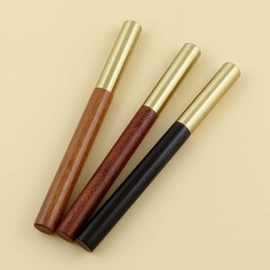 <span class=keywords><strong>Penna</strong></span> <span class=keywords><strong>Stilografica</strong></span> in Legno Nero Wordsworth con Pennino Extra Fine, Realizzata a Mano, Regalo di <span class=keywords><strong>Laurea</strong></span>, <span class=keywords><strong>Penna</strong></span> in Ottone e Legno con Punta in Feltro - Product Image 6