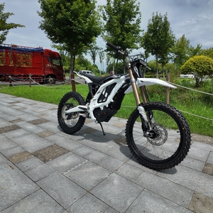 Nuova Bici Elettrica da Montagna Surron Light Bee <span class=keywords><strong>2</strong></span> 24K 78.54V Light Bee <span class=keywords><strong>2</strong></span>.0 E-bike - Product Image 2