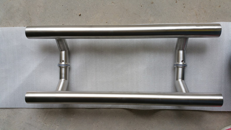 Fabricants Double Entrée Pour Beau Pousser 304 Avant En Acier inoxydable Poignées De Tube de Bonne Qualité Poignée En Verre Trempé