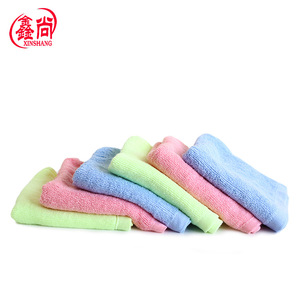 Petite serviette carrée en fibre de bambou Xinshang 25x25 cm pour le bain des enfants - Product Image 3