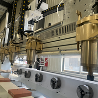 Machine de fraisage CNC 4 axes pour le travail du bois avec alimentation automatique des outils, contrôle NC Studio & Syntec, PLC & moteur
