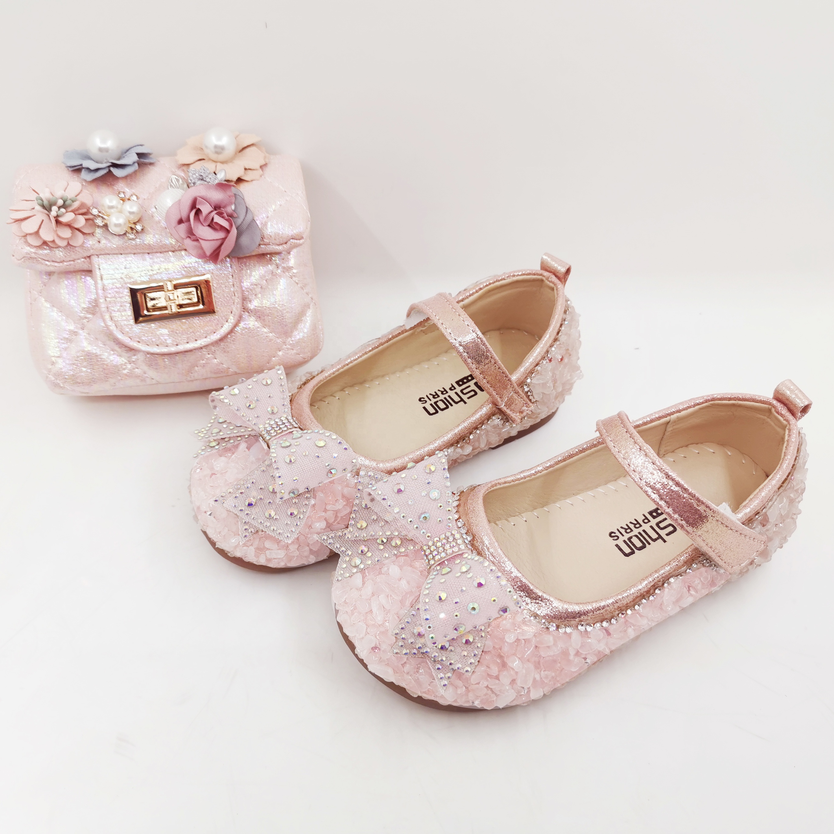 Танцевальные туфли с милым рисунком, повседневные туфли принцессы с блестящими стразами на плоской подошве для девочек, детские туфли под платье