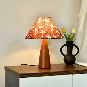 Vintage Floral French Country Style Table Lamp Warm Retro Ambient Light Small Bedroom Lamp AC Power Supply Popular Instagram - Product Image 2