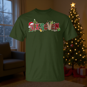 Camiseta de Enfermera con Diseño de Meme Navideño 'Six Seven', Estilo Coquette - Product Image 3