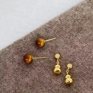 Pendientes de Aro con Cuentas de Dos Tonos, Chapados en Oro de 18K, con Colgante de Bolas de Acero Inoxidable para Mujer - Product Image 5