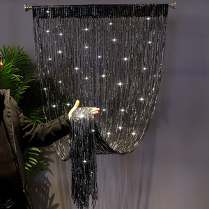 Luxuriöser silberner Quasten-Folienfransen-Vorhang 1x2M, verschlüsselter Metallic-Streamer für Hochzeitsfeier-Hintergrund & Deckendekoration - Product Image 1