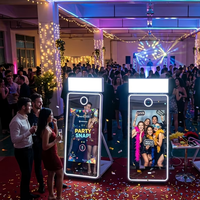 Cabina de Fotos con Espejo Mágico de 65 Pulgadas con Pantalla Táctil de 32/43 Pulgadas y Estuche de Transporte, Máquina de Espejo Selfie Portátil para Fiestas y Eventos