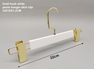 Logo personalizzato gratuito all'ingrosso Non Slip Boutique vestito bianco in legno <span class=keywords><strong>appendiabiti</strong></span> <span class=keywords><strong>appendiabiti</strong></span> <span class=keywords><strong>per</strong></span> negozio di abbigliamento - Product Image 4