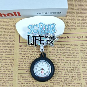 Porte-badge rétractable en PVC brillant motif dessin animé pour infirmière et médecin, avec clip de montre de poche médicale pour hôpital - Product Image 5