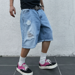 Pantalones cortos de mezclilla para hombre, de apariencia informal a de Festival, se adapta a las tendencias y marcas, las mejores formas de estilizar pantalones cortos de mezclilla para hombre en 2024 - Product Image 1