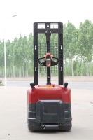 Chariot élévateur électrique à conducteur assis 3 tonnes avec batterie au lithium fer phosphate, équipement de levage de palettes robuste, déplaceur latéral hydraulique