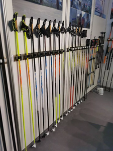 Bâton <span class=keywords><strong>de</strong></span> <span class=keywords><strong>ski</strong></span> <span class=keywords><strong>de</strong></span> <span class=keywords><strong>fond</strong></span> en fibre <span class=keywords><strong>de</strong></span> carbone ultralégère - OEM ODM Haute résistance pour le <span class=keywords><strong>ski</strong></span> <span class=keywords><strong>de</strong></span> <span class=keywords><strong>fond</strong></span> et la course - Product Image 3