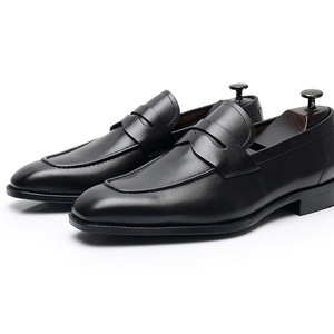 Nuevos mocasines de otoño para hombre - zapatos de cuero hechos a mano con punta cuadrada - ideales para ropa formal de negocios - Product Image 1