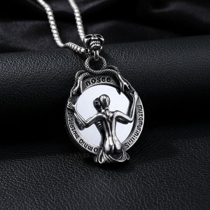 Collar con Colgante de Hacha Vikinga de Acero Inoxidable Personalizado, Joyería Vintage con Inscripción Latina Oculta, Colgantes de Moda - Product Image 1