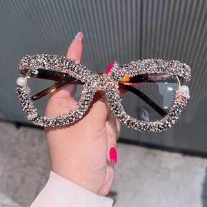 Lunettes d'ordinateur surdimensionnées carrées entièrement ornées de diamants pour femmes, options bleu, rouge, rose, noir avec monture métallique élégante - Product Image 2