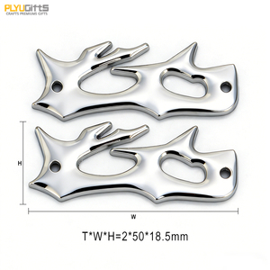Étiquettes métalliques personnalisées en forme irrégulière, plaquées argent mat, pour vêtements et sacs - Product Image 1