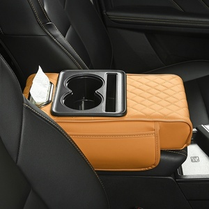 Boîte de rangement pour accoudoir central avant de voiture avec coussin rehausseur en cuir intégré, porte-gobelet et pochette de rangement pour mouchoirs pour les voyages en voiture - Product Image 2