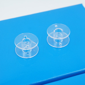 Bobina de Plástico 2518P Transparente Universal Para Máquinas de Coser Domésticas - Product Image 3