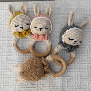 خشخيشة أطفال يدوية الصنع من الكروشيه على شكل أرنب كرتوني، حلقة خشبية للتسنين، ألعاب حيوانات، ديكور للأطفال - Product Image 6