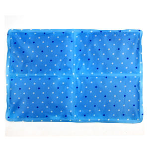 แผ่นรองทำความเย็นสำหรับสัตว์เลี้ยงลายจุดสีฟ้า รูปทรงสี่เหลี่ยมผืนผ้า ทำจากไนลอน สำหรับสุนัขในช่วงฤดูร้อน - Product Image 1