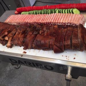 Trancheuse à viande cuite de type convoyeur DARIBO |   pour le traitement du Char Siu/oreilles de porc/tripe de bœuf - Product Image 6