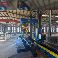 Robot Industrial FANUC M-10iD/8L Equipado con una Vía de Suelo en Voladizo para una Estación de Trabajo de Soldadura por Haz.