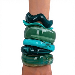 Bracelets en résine imperméables de qualité supérieure pour femmes, effet de couleur intense, bijoux de main élégants pour occasions festives, couleurs personnalisées, mignons - Product Image 1