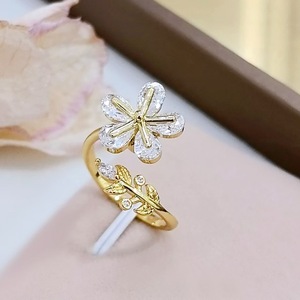 Anello Aperto Girevole Trendy da Donna, Gioiello Minimalista Floreale Rotondo da Dito - Product Image 5